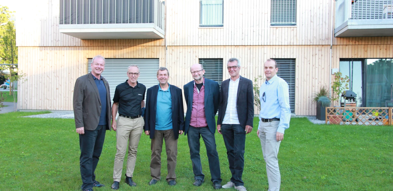 v.l.n.r.: Bürgermeister Christian Loacker, Architekt Hermann Kaufmann, Erich Mayer (GF WSH), Architekt Andreas Postner, Architekt Konrad Duelli, Christian Jauk (Rhomberg)