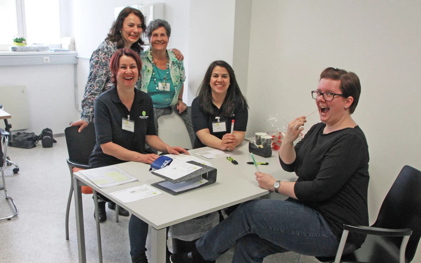 The “Geben für Leben“-team with company doctor Dr. Agnes Thurnher and the potential life-saver  Lisi Frener.