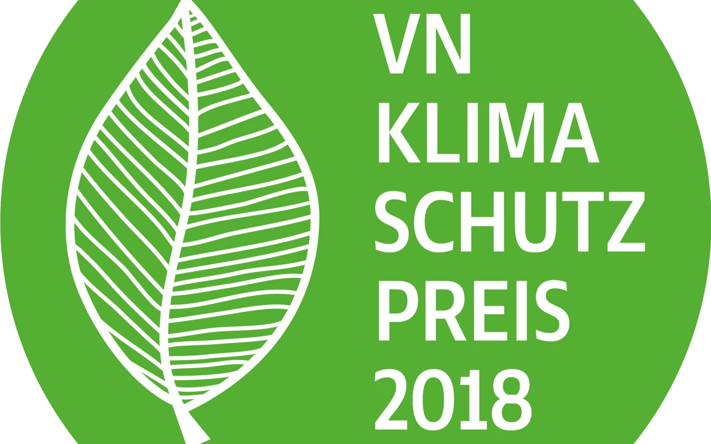Grünes rundes Logo mit weißer Blattform und Text "VN KLIMASCHUTZ PREIS 2018"