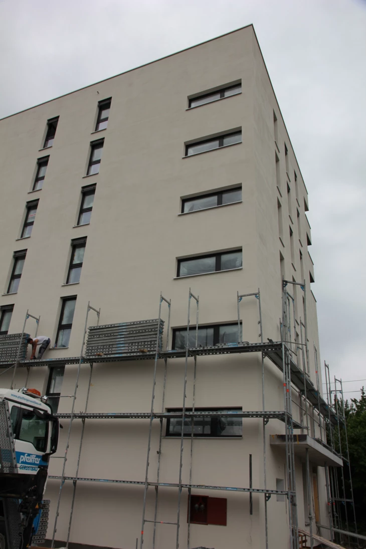 Die neue Wohnanlage von AH und Rhomberg Bau entsteht im Wuhrbaumweg 76 in Bregenz.