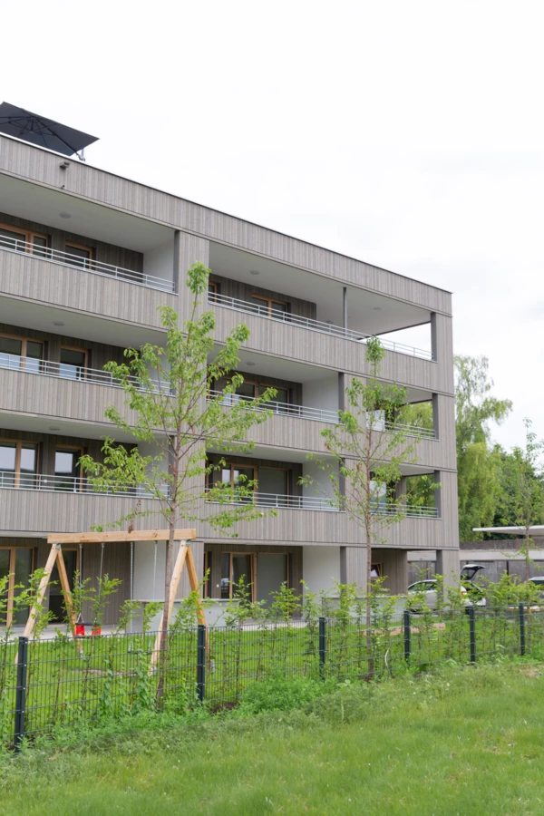 Auch Vorarlberger Privatleute bereichern den Wohnungsmarkt im Ländle: Hier die neue Anlage in der Lustenauer Blumenaustraße, in der 17 Mietparteien ein neues Zuhause gefunden haben.